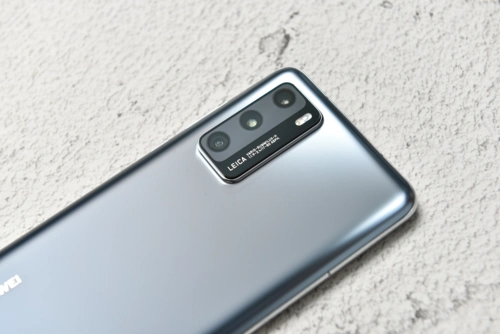 明明可以靠脸吃饭非要做个实力派 华为p40凭执念圈粉无数