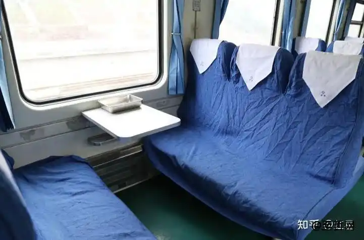 火车硬座在哪里可以充电(火车硬座想充电怎么办)