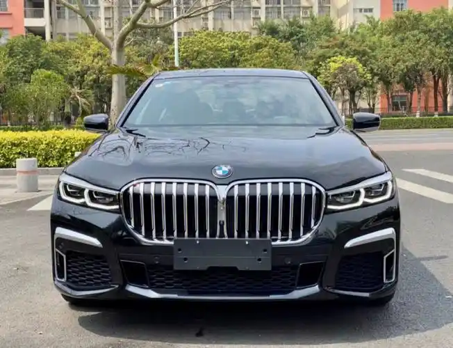 到店:20年宝马 改款 730li m运动套装 外黑內粽 一手