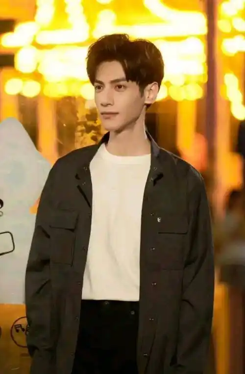 罗云熙用车被安装跟踪定位器,追私行为屡禁不止,工作室回应来了_报警