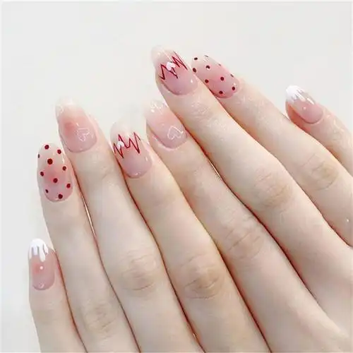 波点椭圆型心跳爱心美甲图片