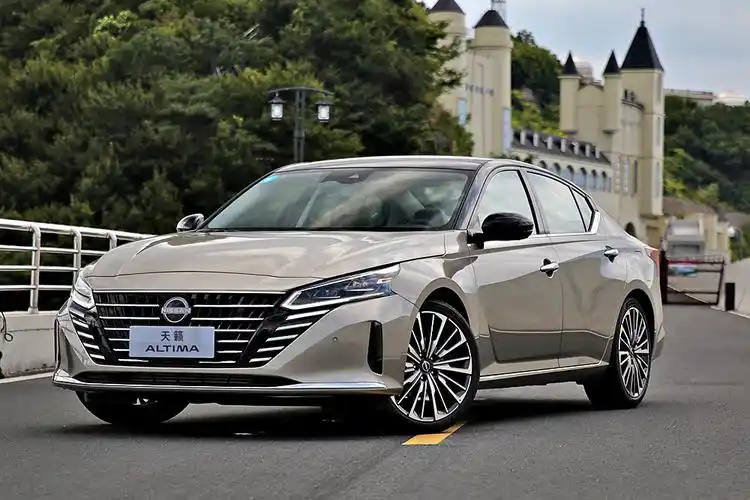 年轻是主旋律,静态体验东风日产全新天籁丨智驾开箱 - 第一电动网