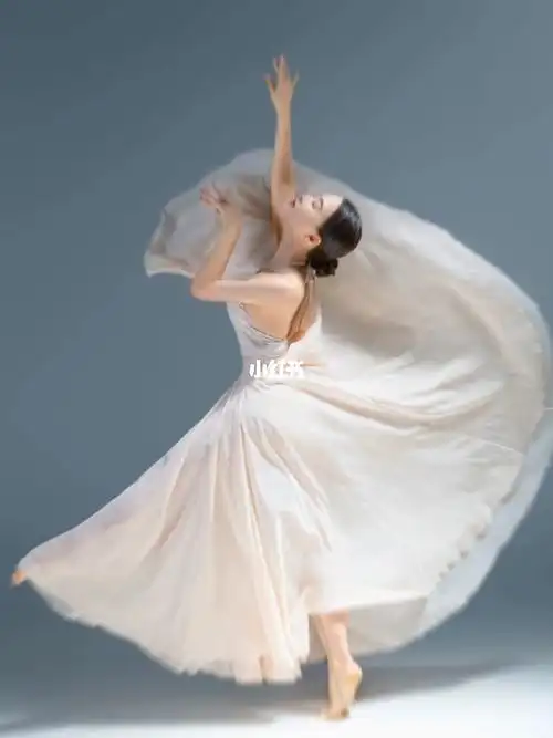 快来看舞蹈摄影超级简单好看的大摆裙动作