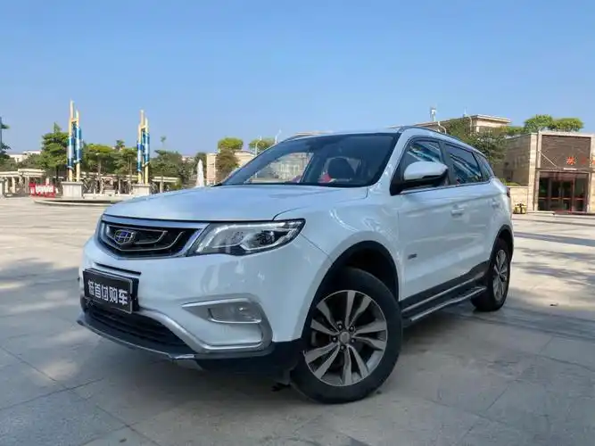 国货之光吉利博越18tsuv