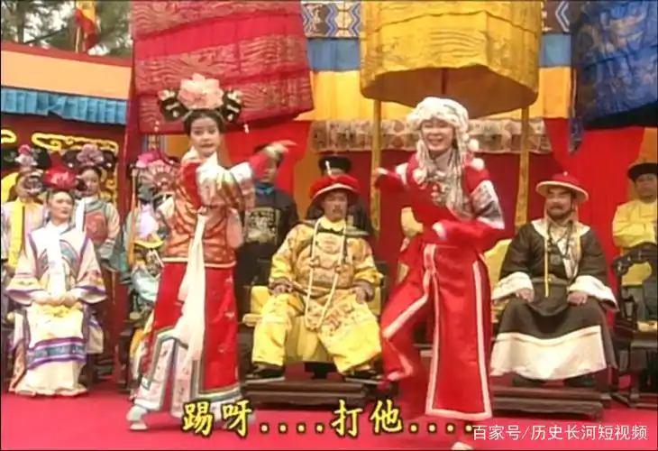 塞娅芳心暗许尔康,紫薇却察觉皇上心意,小燕子被塞娅气得不行了