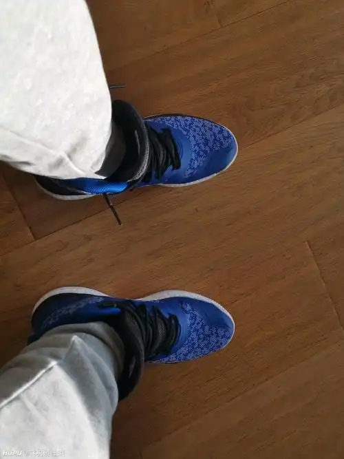 唯品会购罗斯8,有点压脚背大家有这种感觉吗?