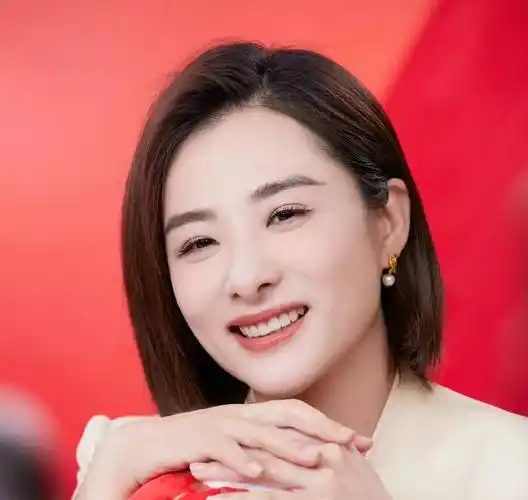 一次,刘璇和朴树跳了一段舞,互动有点亲密.