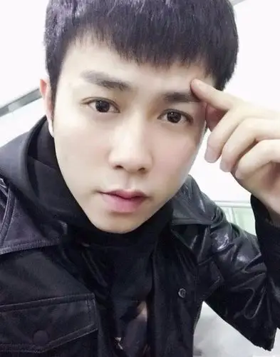 在《非常完美》的舞台上,有很多耀眼的男嘉宾,但是林志勇却多次被评为