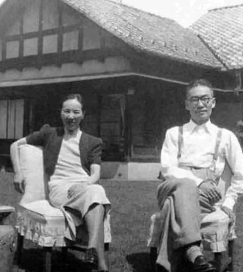 冰心与吴文藻结婚时的照片.[微笑]