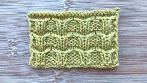 只用上下针编织的棒针双色花样,简单漂亮,织男款女款都大方