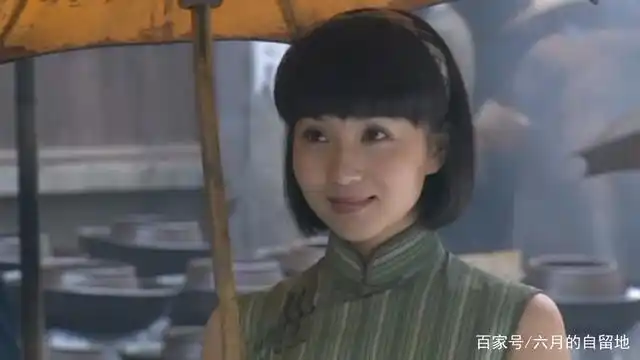 《纸醉金迷》田佩芝从一个高中女生到堕落的深渊,是唆哈的错吗?