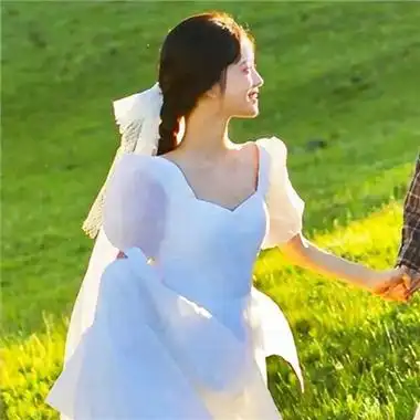 希望我们的生活都能平平安安的,未来的日子一起加油给自己创造更好的