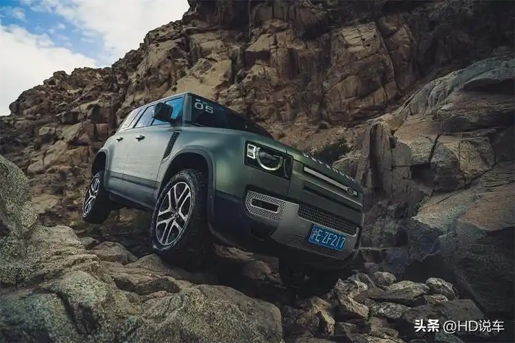 爬山涉水,耍起来!我们应该选择什么样的硬派越野车?