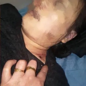 办公室把玩高压气枪,结果把女同事射死了 | 毁的不只是一个家