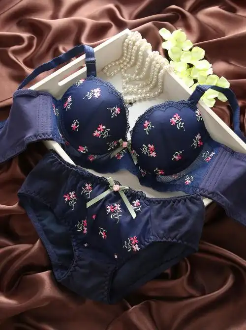 调整型高档刺绣小花朵可拆垫女士文胸套装批发供应调整型文胸套装
