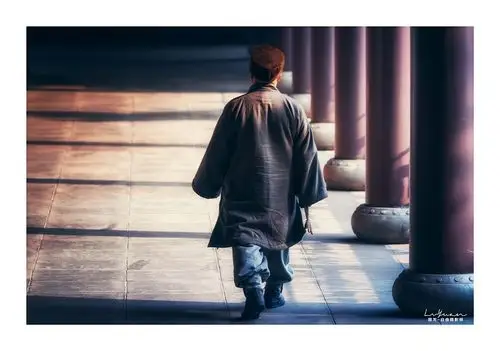 【图游时光】老僧背影