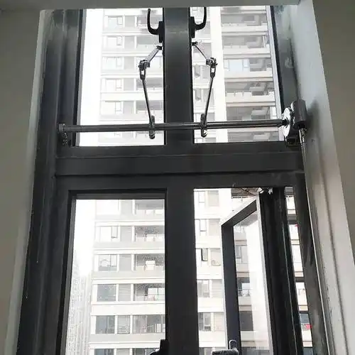 厂房高窗平开窗手摇曲臂开窗器排烟窗70度手动开启装置安装