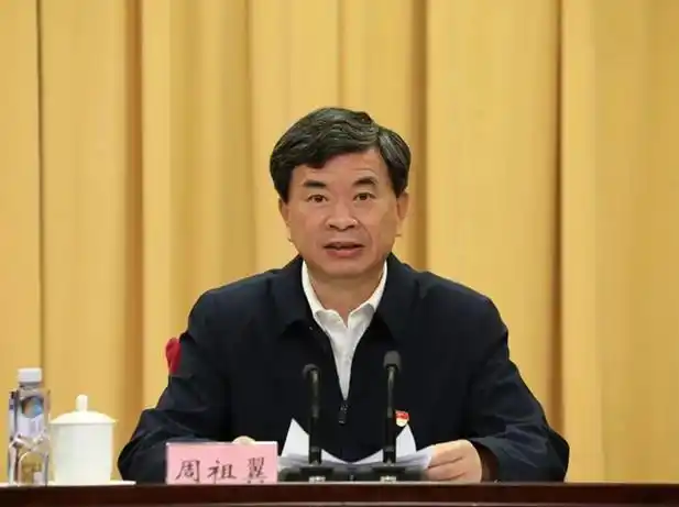 人社部部长周祖翼任福建省委书记曾是同济大学最年轻的正教授之一附