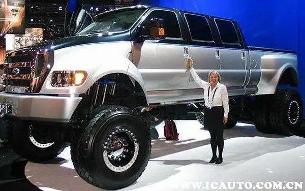 虽然目前并没有福特猛禽f950报价,但是从14款福特f650参考价格199万元