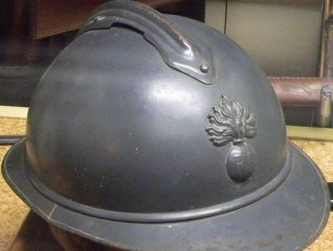 二战期间中国军队使用的钢盔,这一款是精锐的象征,相当经典