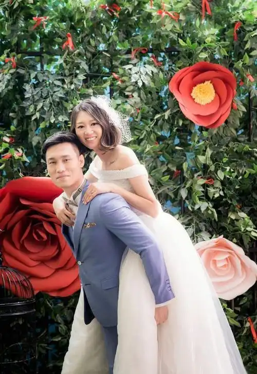 经过一年多的深入了解,郭晨逐渐认识到张博不仅是一个心地善良的人,更