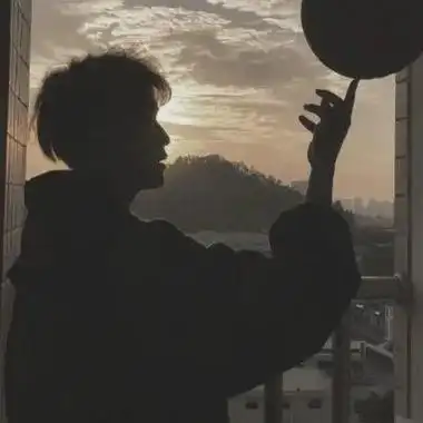 一眼万年的耐看高清超级帅气的男头气质好看又很撩人的男生头像