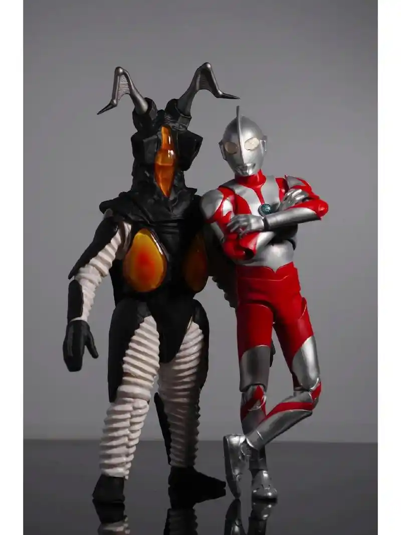 杰顿#初代奥特曼 #梅菲拉斯星人 #大人也要玩玩具 - 抖音