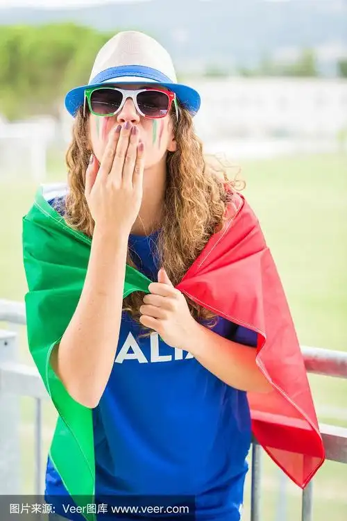 意大利女球迷在体育场