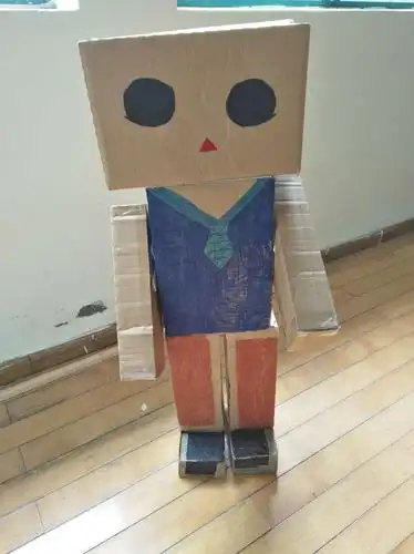 河西幼儿园小五班亲子制作"机器人"