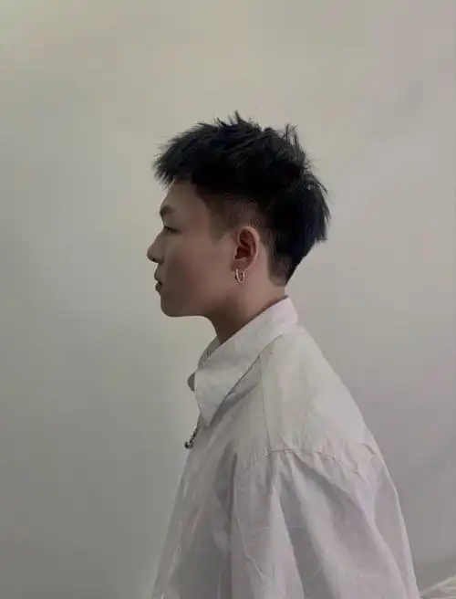 2020最帅3cm小浪尾发型