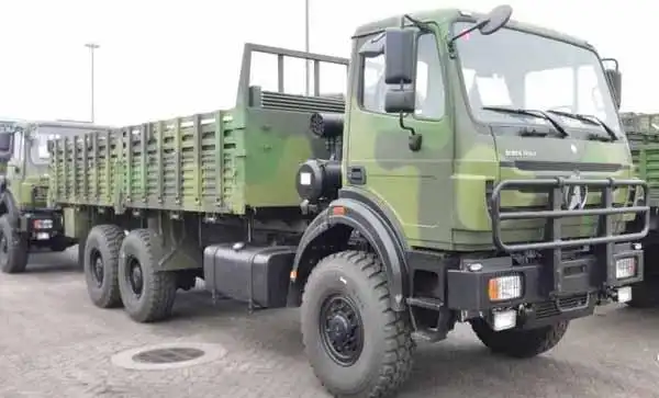 北奔重卡2628a军用越野汽车底盘因其承载能力强,可靠性高,环境适应