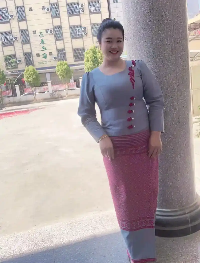 吞见傣服饰 泼水节是傣族盛大的传统节日,马上快到来了,传统 - 兑音