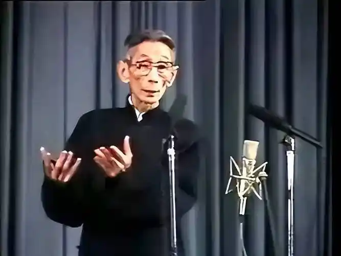 马三立的一生中,曾经有过三位固定搭档,分别是张庆森,赵佩茹和王凤山