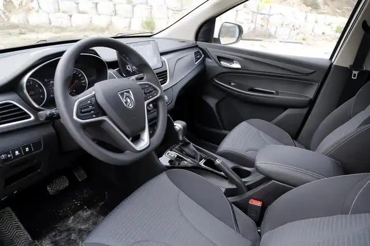 查看小图外观(9张)内饰(26/37张)其他(27张)宝骏730 2019款 1.