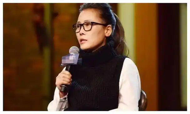 57岁国内金钱狂人田震引发争议,回澳洲晒富裕生活 惹人瞩目_明星_歌曲