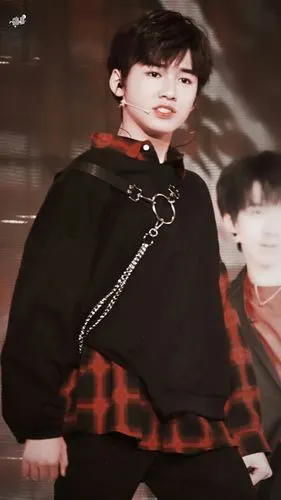 宋亚轩 王牌主唱. 魅力狙击手. 图源水印侵删.