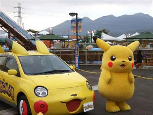 停车场3辆"皮卡丘"火了,一看车标,网友:这就是土豪的快乐?