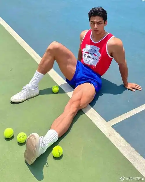 子##大长腿帅哥#腹肌帝国超话帅哥胸肌超话肌肉模特超话健身模特超话