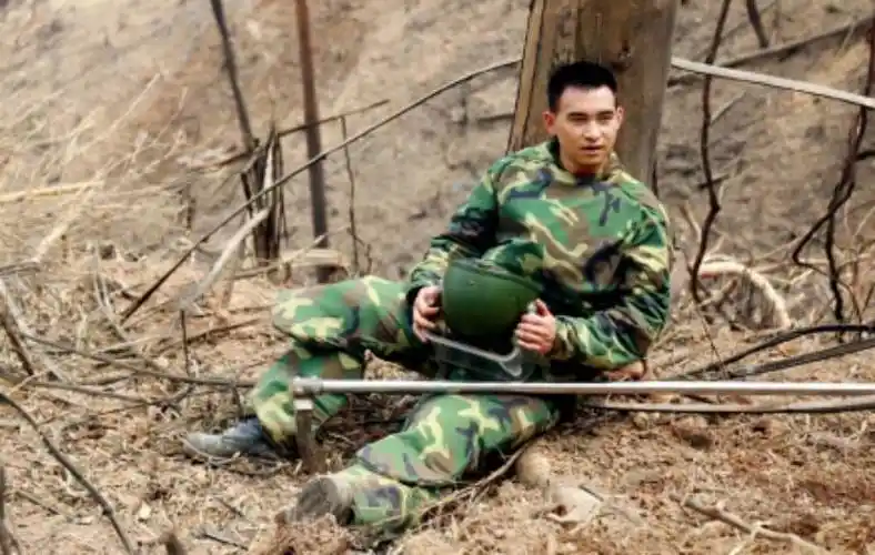 排雷英雄杜富国排雷时不幸受伤荣获一等功享受什么待遇