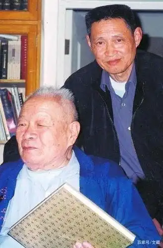 一代明式家具巨擘王世襄先生,对竹刻艺术亦颇有成就