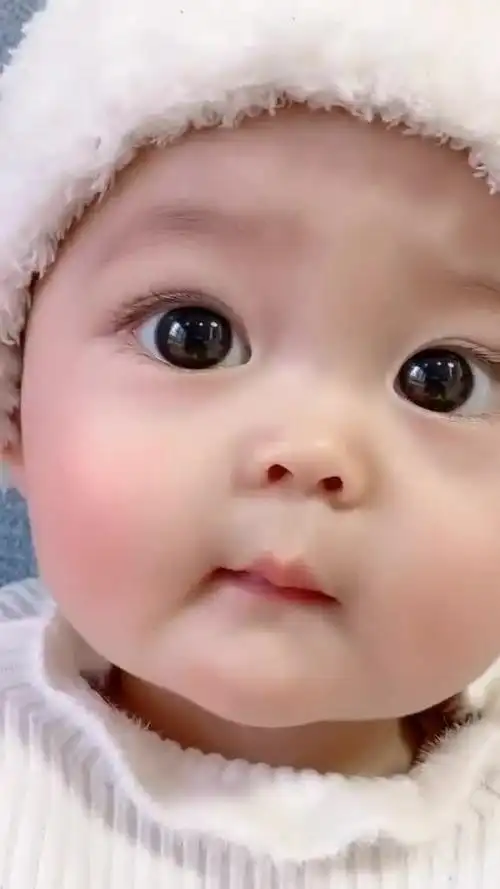宝宝可爱的大眼睛,真是越看越喜欢!