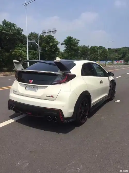 16款全新本田思域gtr(3/8)
