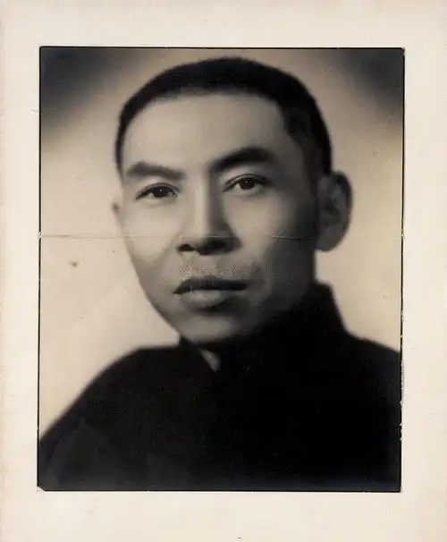 黄金荣扫大街吓死杜月笙