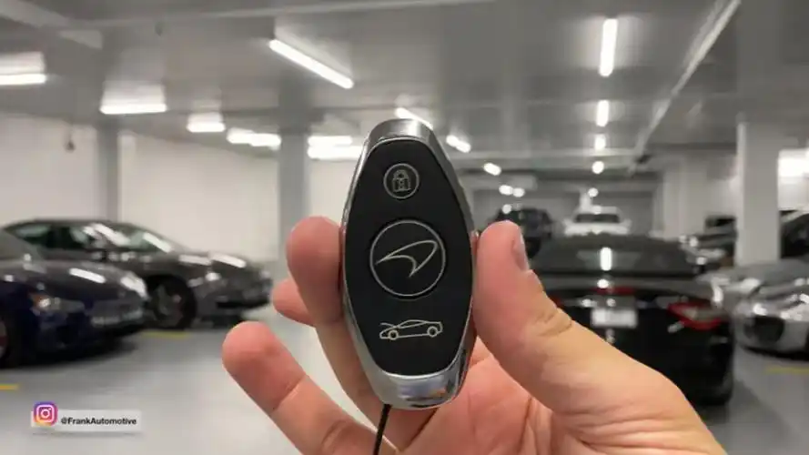 迈凯伦720s入库实拍按下车钥匙那刻霸气才刚刚开始