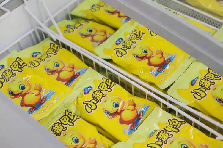 有众多经典之作,最绕不开的是这两款深入人心的冰淇淋——小神童脆筒