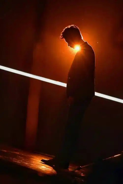 肖战黑白光影系列西装大片,高级感质感绝了_感觉_都太_高冷范