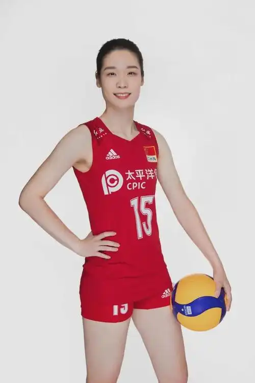 林莉出道记十年勤奋苦练促就凌厉出击