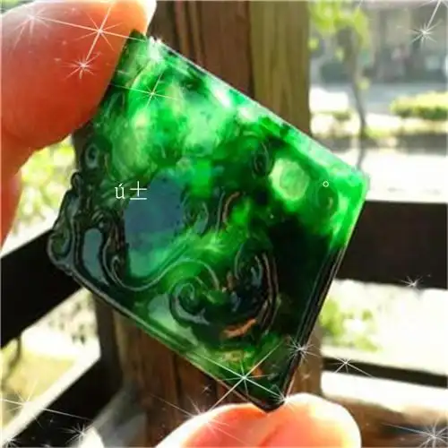 国宝翡翠玉白菜