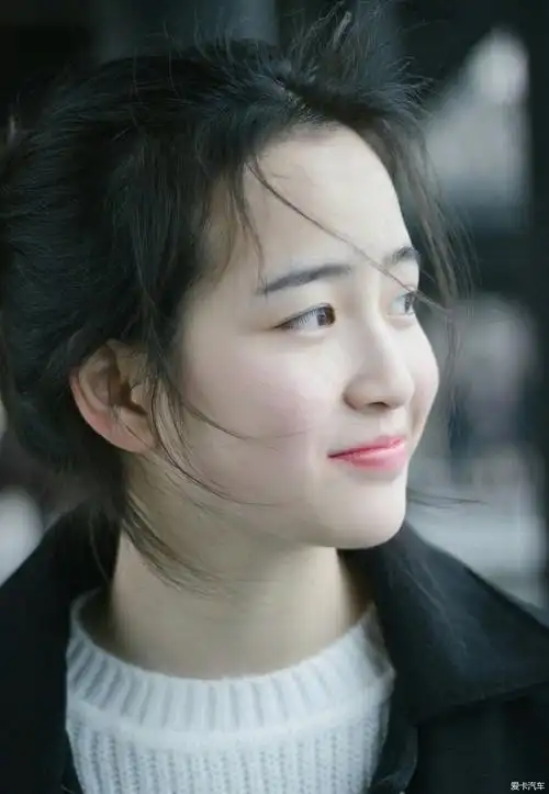 > 文艺系湖南大学一年级女生