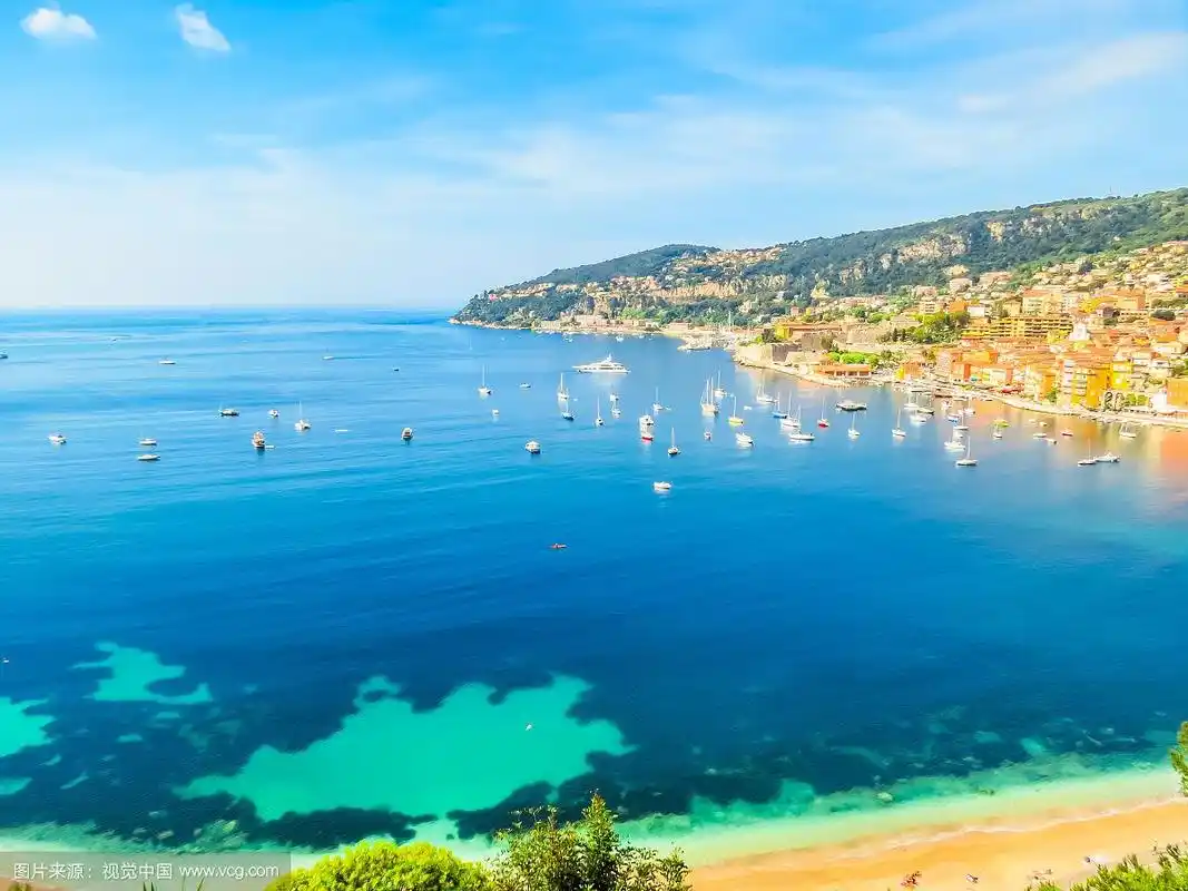 地中海的海边.法国滨海维勒弗朗斯蔚蓝海岸的风景